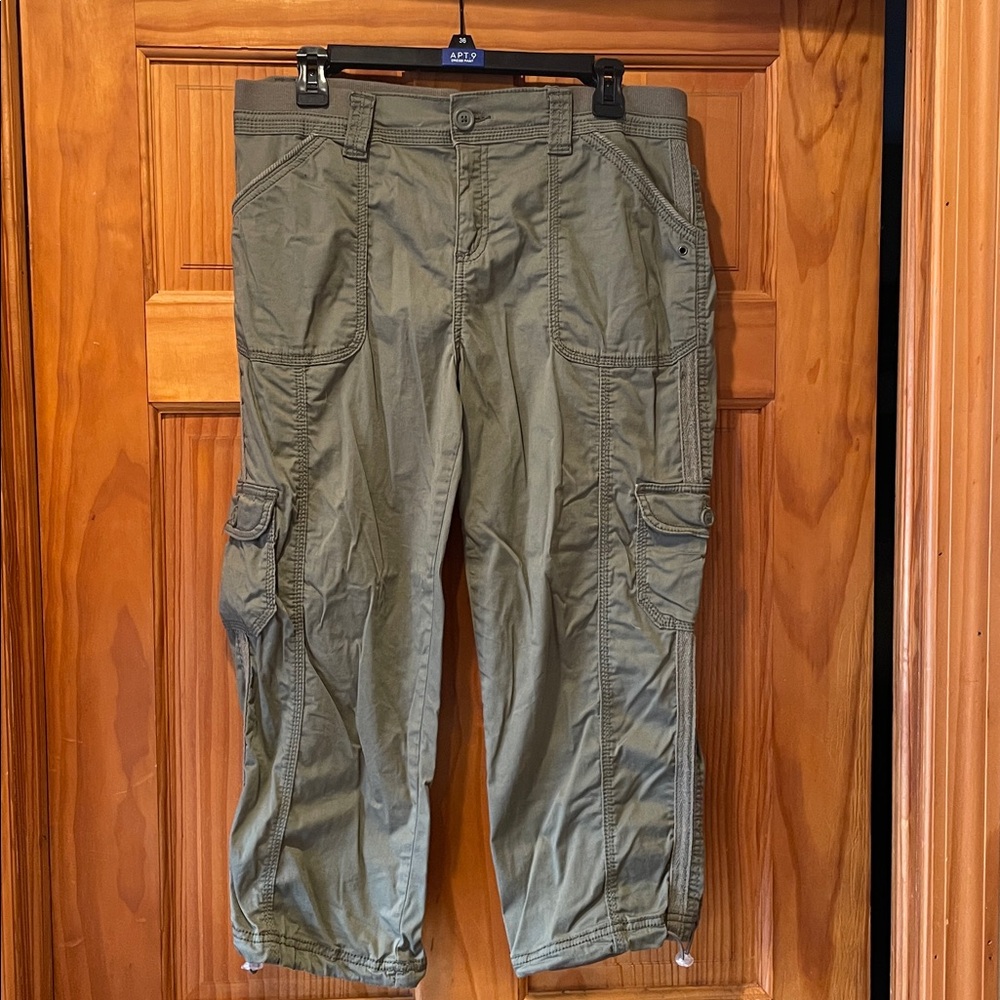 Bundle Style & Co. Women’s Capris Black and Kahki - Picture 2 of 13